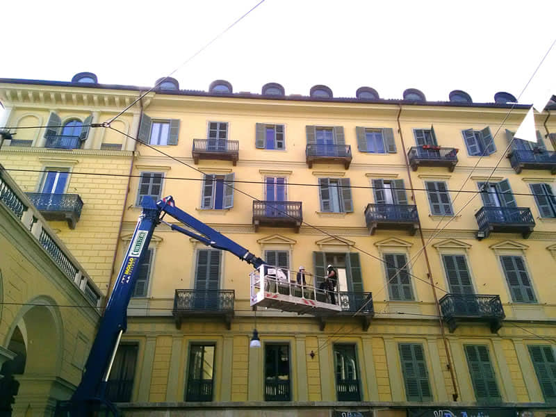 Facciata storica Torino TO – restauro serramenti in legno