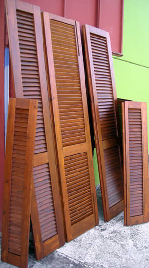 Verniciatura serramenti in legno – fase 4 Verniciatura serramenti in legno – fase 4